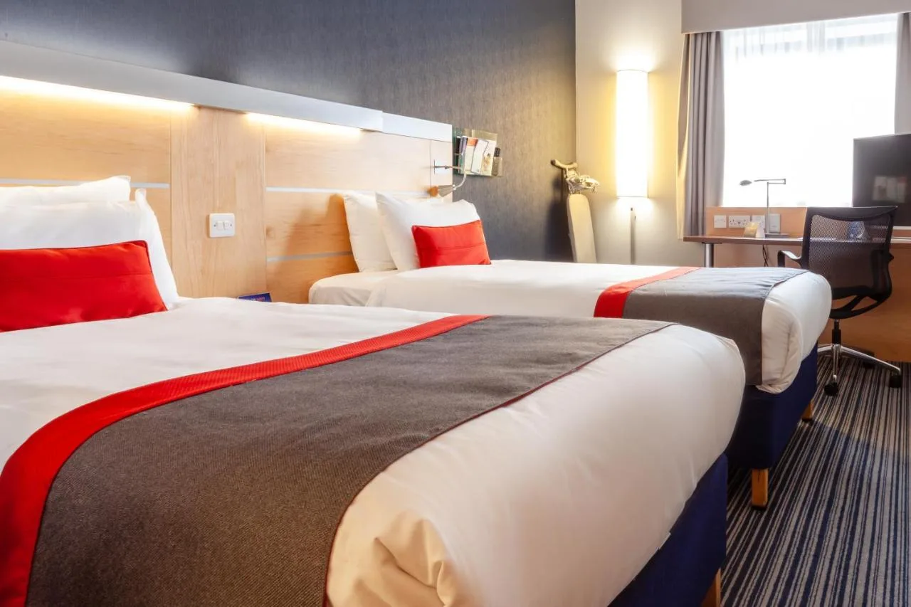 Standard Twin Room with Free Hot Breakfast