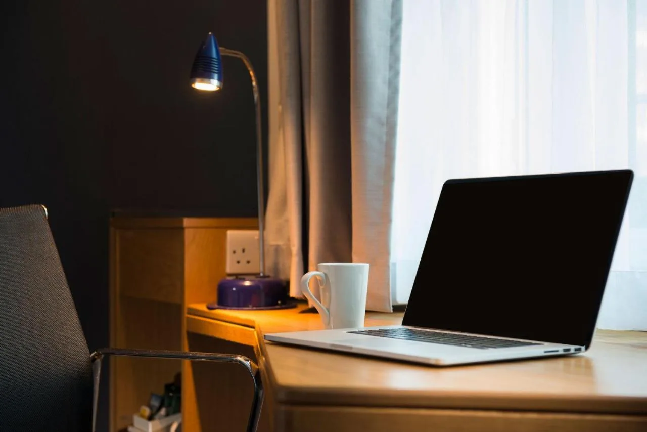 Laptop on a desk at Holiday Inn Express Edinburgh – Royal Mile